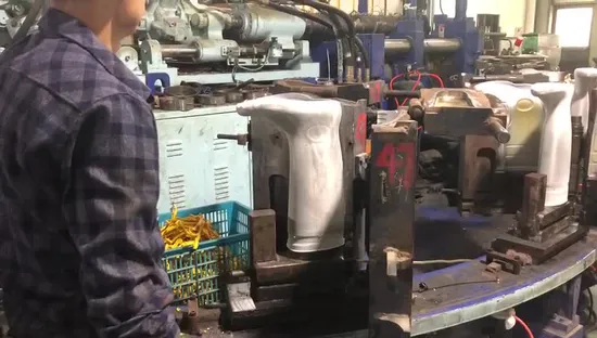 Prese di fabbrica Copriscarpe usa e getta Copriscarpe impermeabili in tessuto non tessuto Antipolvere PP CPE PE Copriscarpe Copriscarpe per stivali